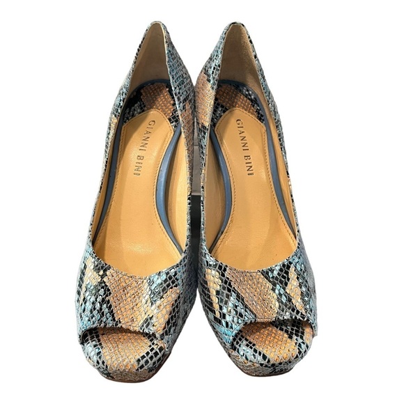 Gianni Bini sz 7.5 blue & cream snake embossed leather platform peep toe heels - Picture 5 of 16